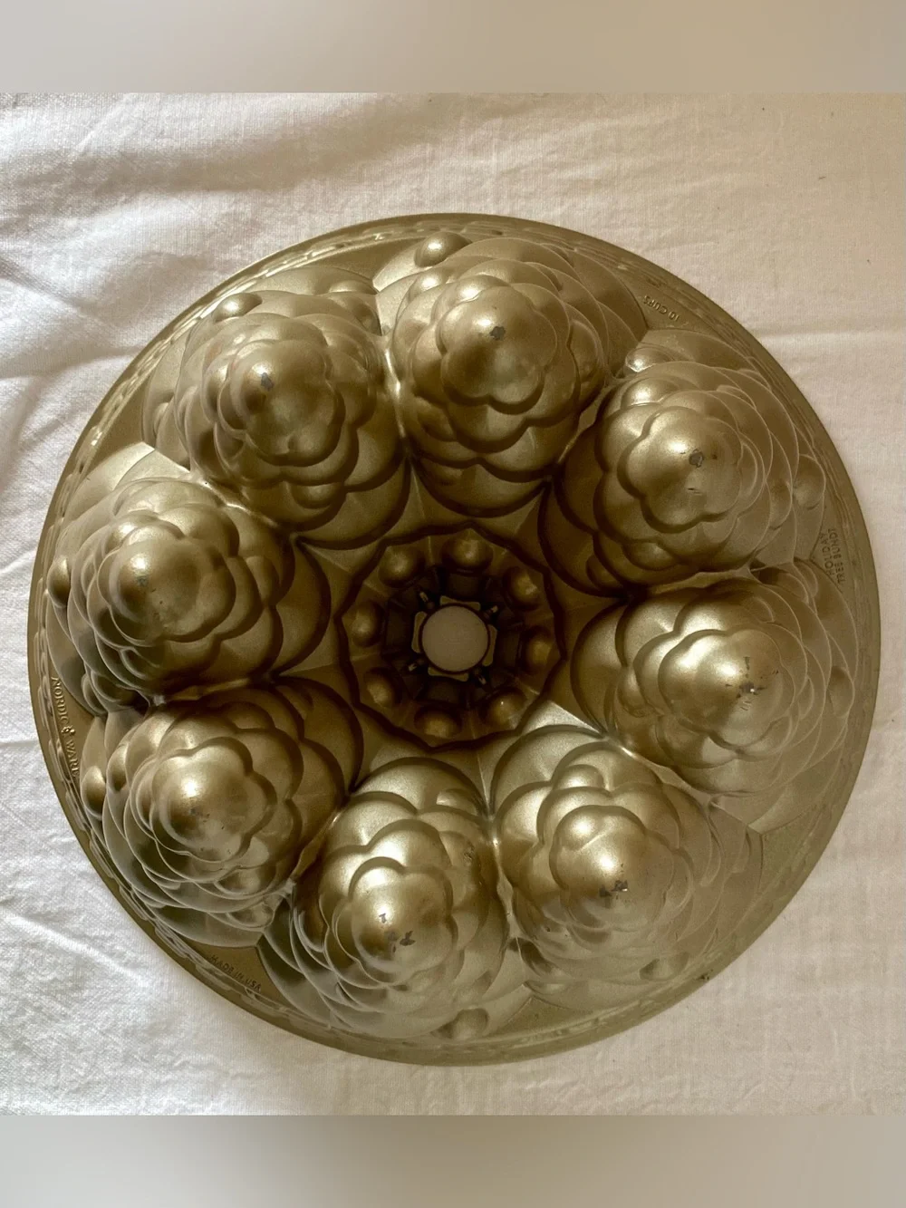 Nordic Ware Holiday Christmas Tree Bundt Cake Baking Pan 10 Cup Made in USA